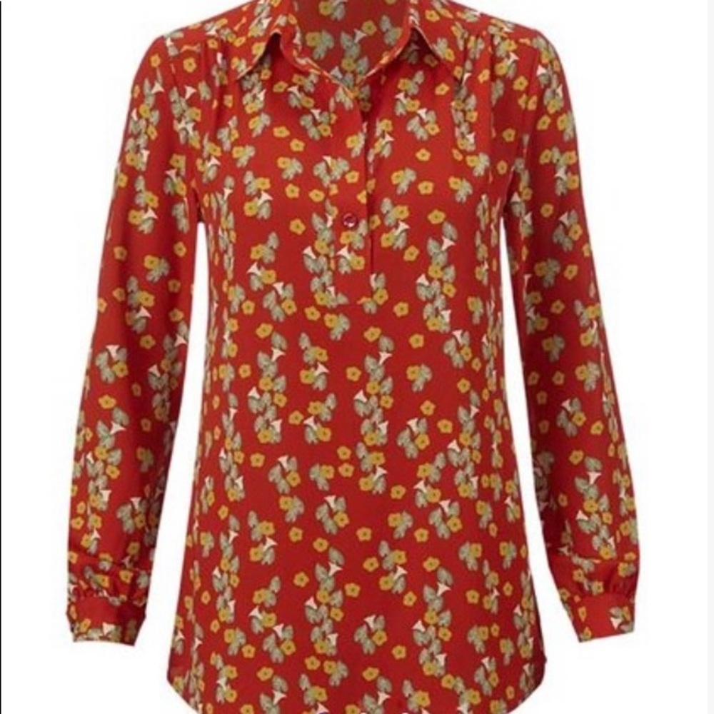 Cabi Red Floral Crepe Belfry HiLow Button-Front Top. Excellent condition.